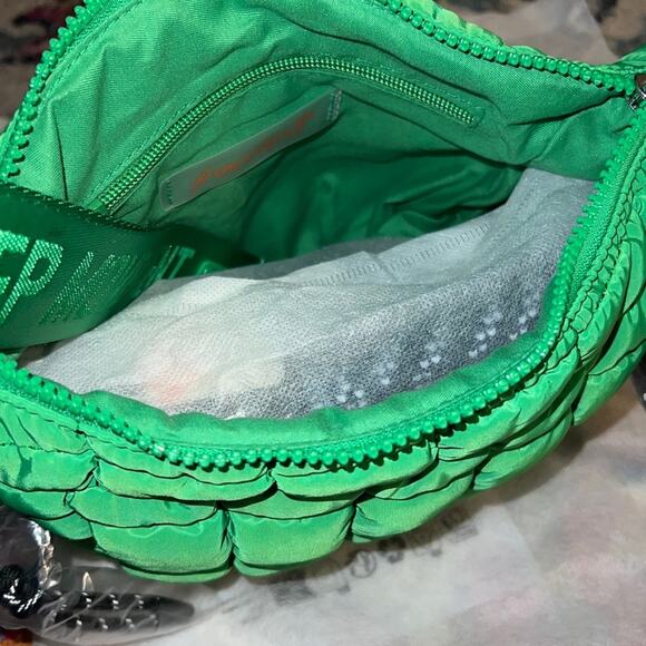 Free People Quilted Baby Carryall Sling Bag + Keychain + Printed Micro Pouch - Picture 17 of 17